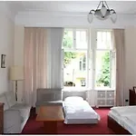 Kurfuerst Am Kurfuerstendamm Hotel 3*