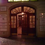Hotel Kurfuerst Am Kurfuerstendamm 3*