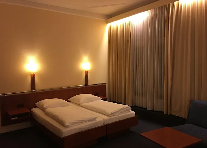 Kurfuerst Am Kurfuerstendamm מלון 3*