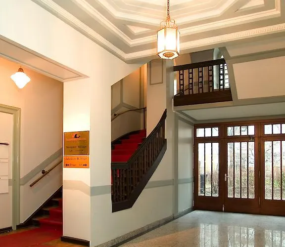 Kurfuerst Am Kurfuerstendamm מלון 3*