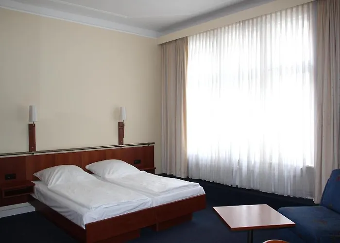 Kurfuerst Am Kurfuerstendamm 3*