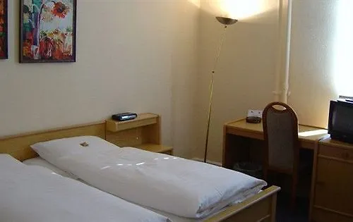 מלון Kurfuerst Am Kurfuerstendamm 3*