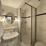 Kurfuerst Am Kurfuerstendamm