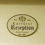 كورفورست أم كورفورستيندام 3*