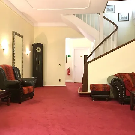 Kurfuerst Am Kurfuerstendamm 3*