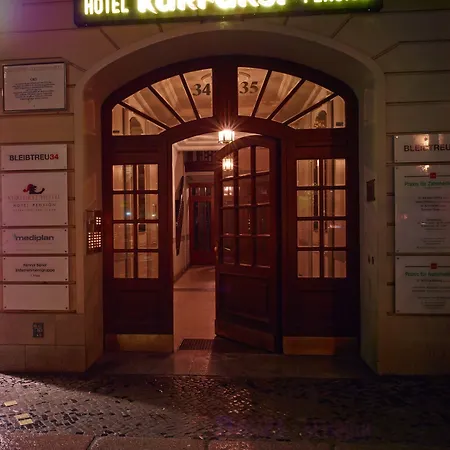 호텔 Kurfuerst Am Kurfuerstendamm 3*