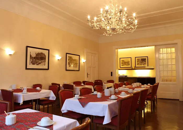 Hotel Kurfuerst Am Kurfuerstendamm 3*