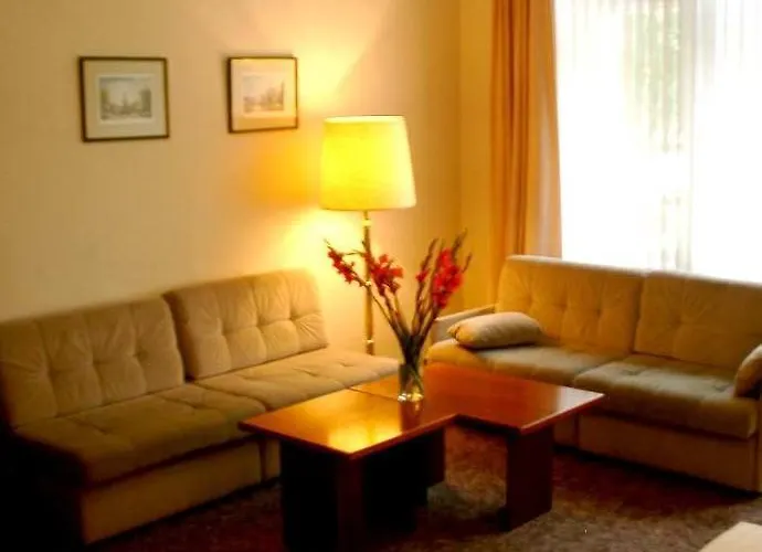 Hotel Kurfuerst Am Kurfuerstendamm 3*