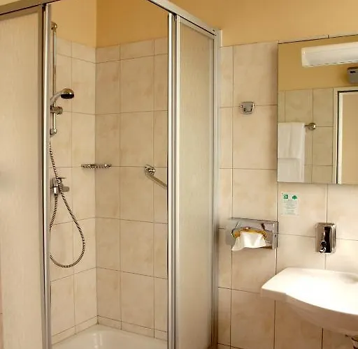 Hotel Kurfuerst Am Kurfuerstendamm 3*