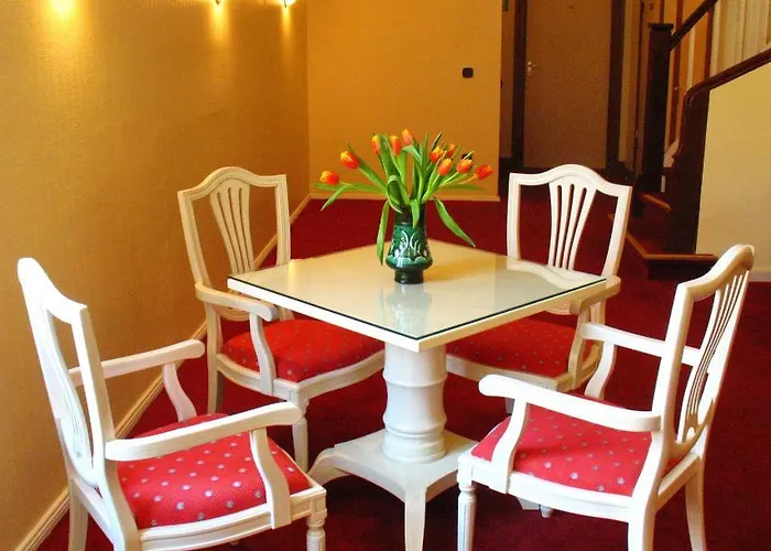 Hotel Kurfuerst Am Kurfuerstendamm 3*