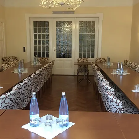 Hotell Kurfuerst Am Kurfuerstendamm 3*