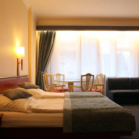 Hotel Kurfuerst Am Kurfuerstendamm 3*