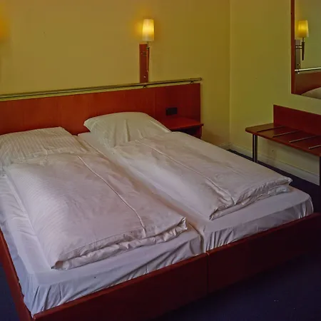 Kurfuerst Am Kurfuerstendamm