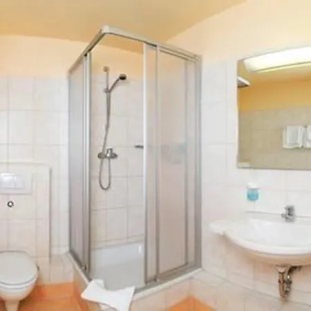 Hotel Kurfuerst Am Kurfuerstendamm 3*