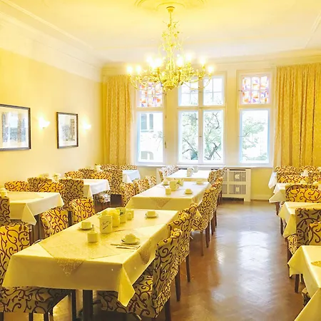 Hotel Kurfuerst Am Kurfuerstendamm 3*