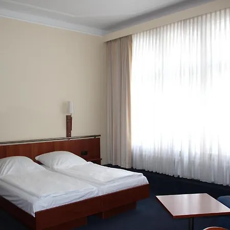 Kurfuerst Am Kurfuerstendamm 3*