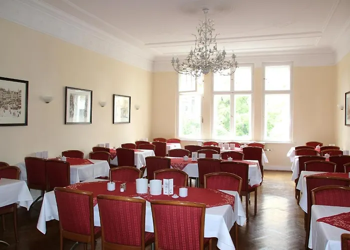 كورفورست أم كورفورستيندام