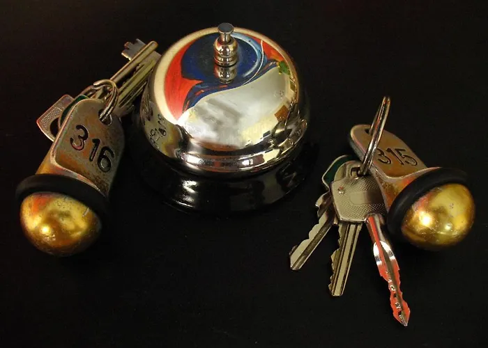 كورفورست أم كورفورستيندام 3*